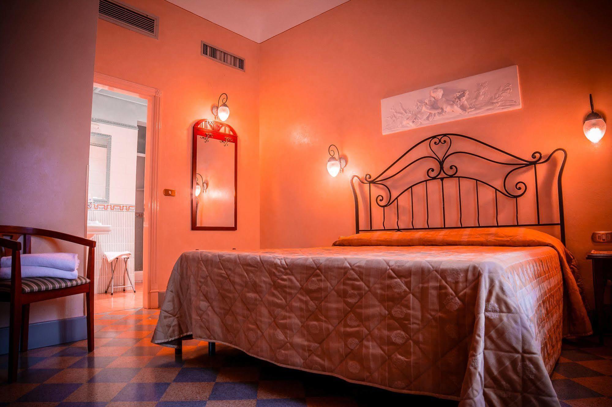 Hotel Della Robbia Флоренція Екстер'єр фото